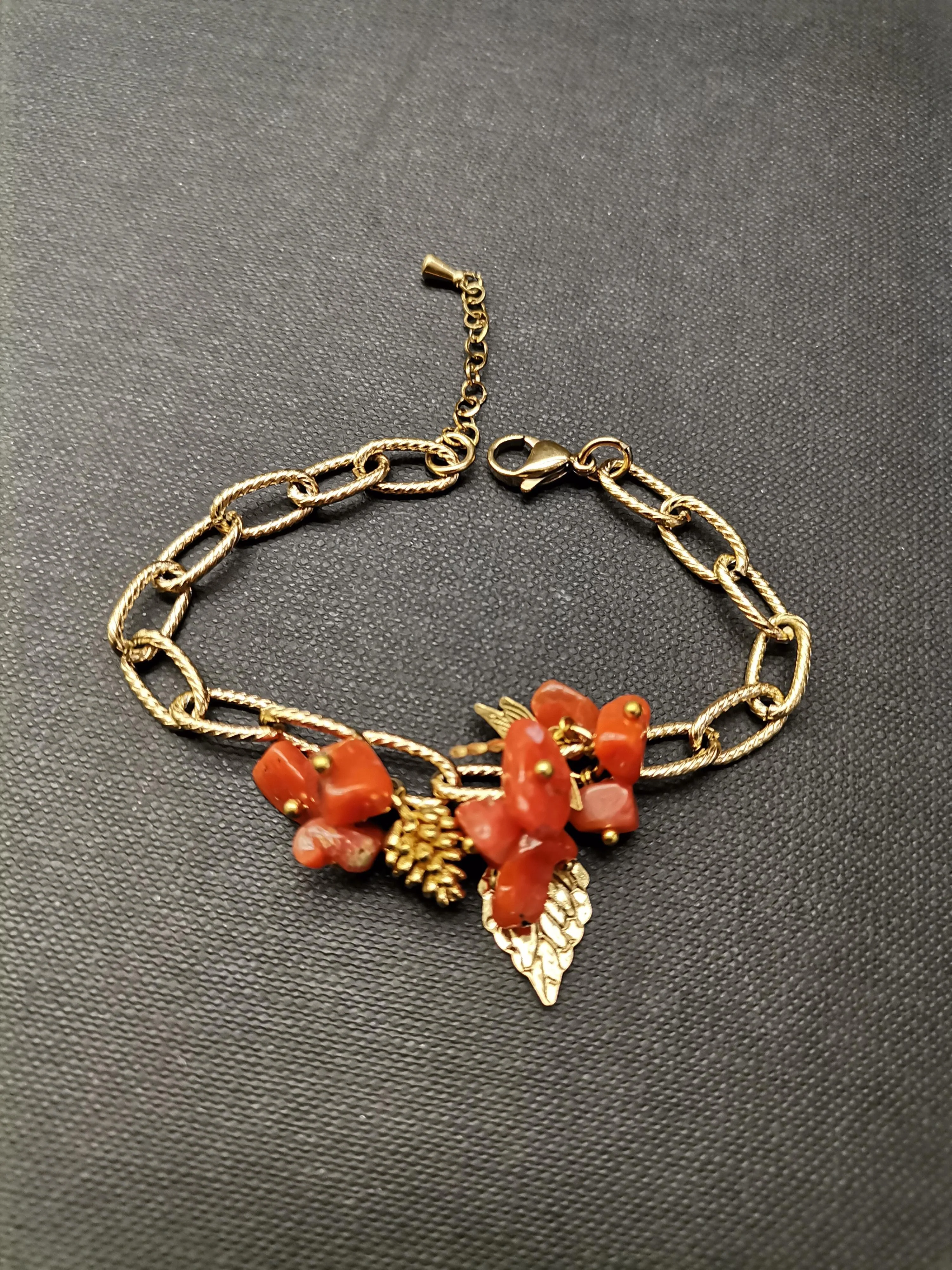 Carnelian Leaf & Dragonfly Gold Blacelet
