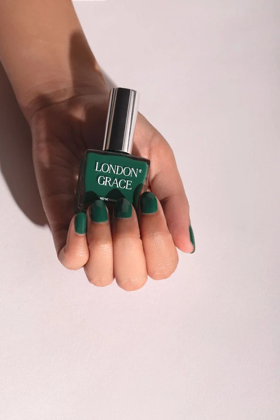 London Grace Lucy Vegan Nail Varnish Green - Image 3