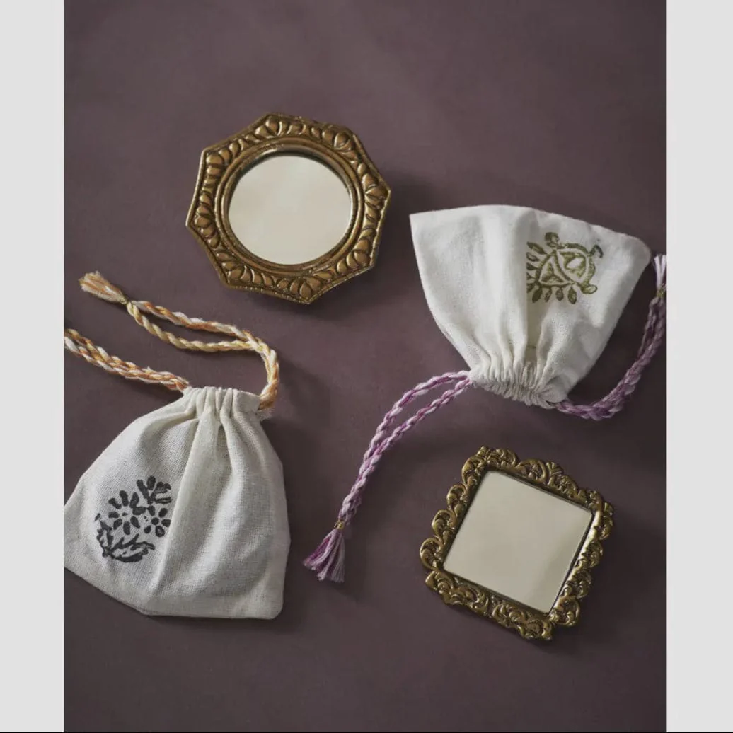 Madam Stoltz Hand Mirror w/ Cotton Bag