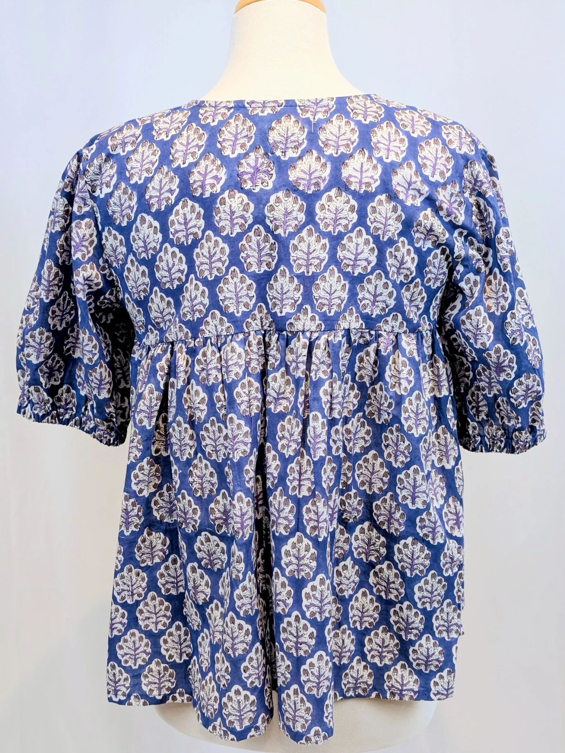 Twinflower Clemence Blouse in Navy Repeat - Image 3